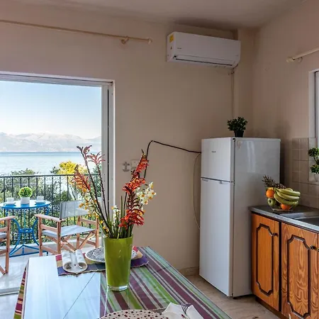 Seaside Escape Studio - Perfect Location Appartement Messíni
